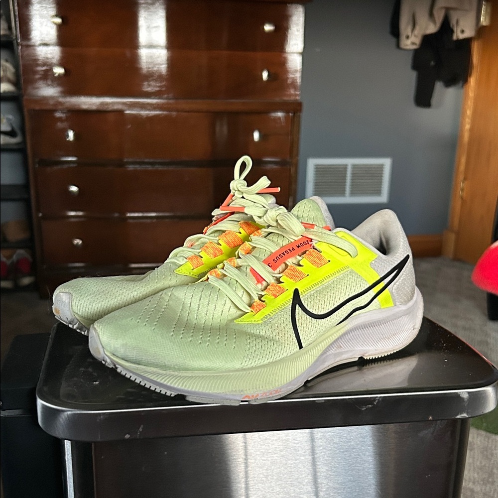 Nike Pegasus 38 Volt Pack